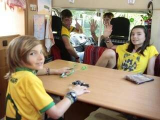 De verde e amarelo e na contagem regressiva para a Copa, a família passou a última semana em Campo Grande. (Fotos: Cleber Gellio)