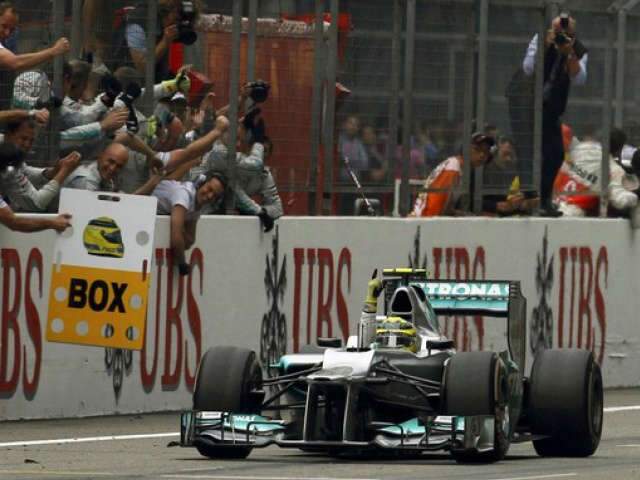  Rosberg aproveita pole e vence GP da China; Bruno fica em s&eacute;timo