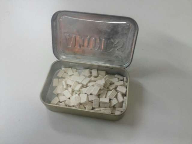 A caminho de festa rave, dupla &eacute; presa com ecstasy e lan&ccedil;a-perfume