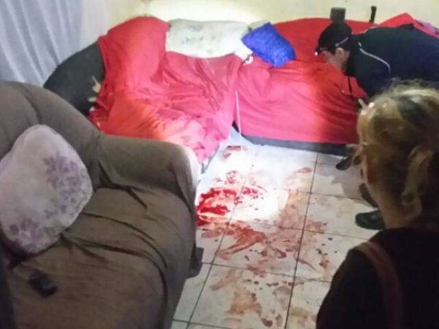 Casal de idosos &eacute; morto a tiros em casa e namorado da neta &eacute; o suspeito 