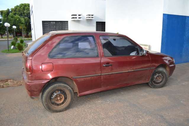 Carro abandonado seria usado em sequestro rel&acirc;mpago, diz delegado