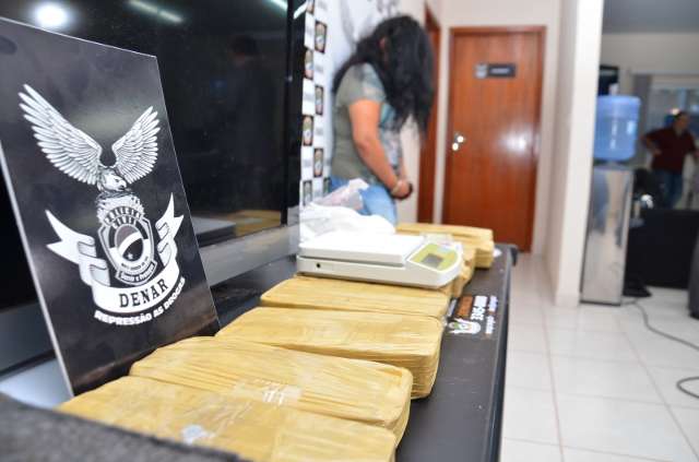 Esposa de detento da M&aacute;xima &eacute; presa com 11 quilos de coca&iacute;na