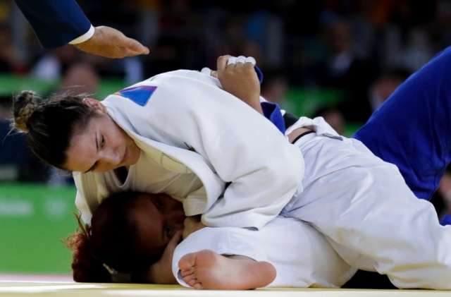 No jud&ocirc;, Mayra Aguiar derrota cubana e conquista primeiro bronze do Brasil