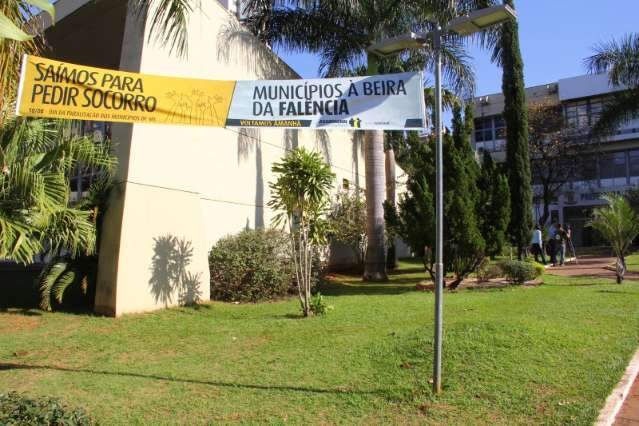 Prefeituras fecham em protesto contra crise e por mais verbas federais