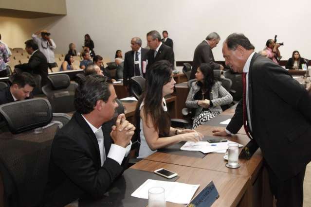 Aprova&ccedil;&atilde;o do impeachment toma conta dos debates na Assembleia