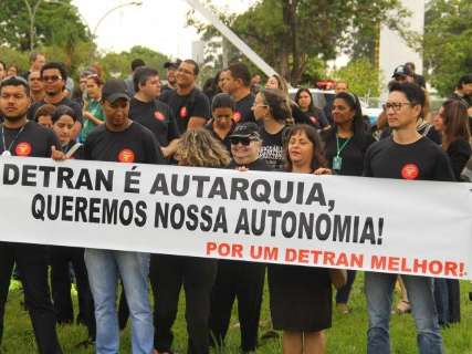 Servidores do Detran fecham acordo com o governo e encerram greve