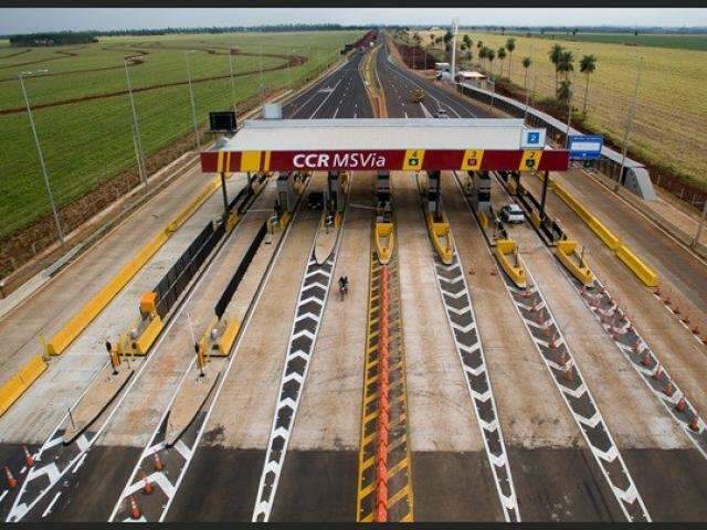 &quot;J&aacute; vai tarde&quot;, diz sindicato que re&uacute;ne 19 mil caminhoneiros sobre CCR