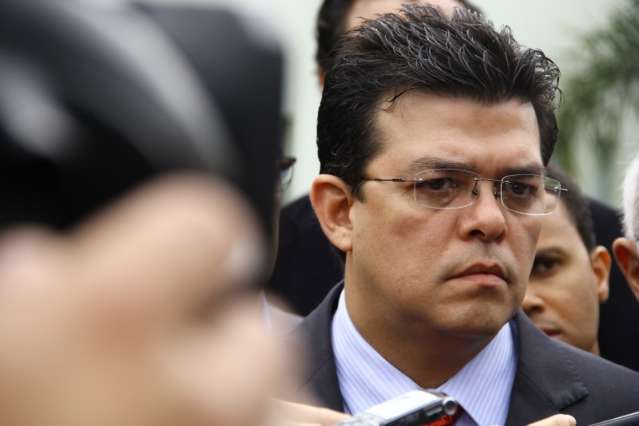 Olarte restringe por mais tr&ecirc;s meses a contrata&ccedil;&atilde;o de novos comissionados 