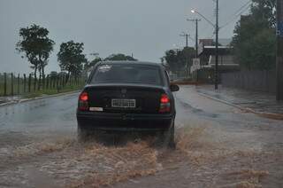 Chuva atinge “pico” e causa transtornos em diversos pontos da Capital