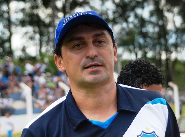 &quot;Aben&ccedil;oado&quot;, t&eacute;cnico do Ivinhema tenta segundo t&iacute;tulo em cinco anos