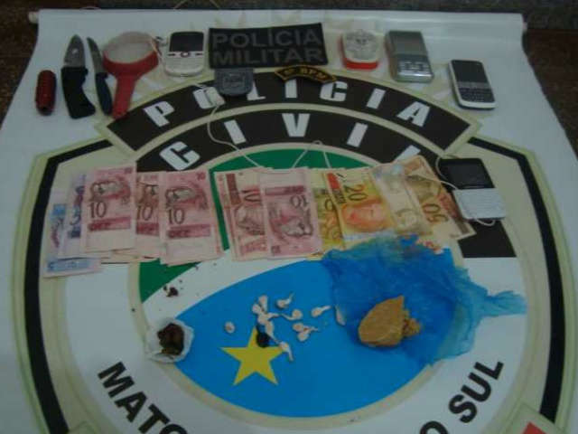  Tr&ecirc;s adolescentes e um homem de 21 anos s&atilde;o presos por tr&aacute;fico em S&atilde;o Gabriel