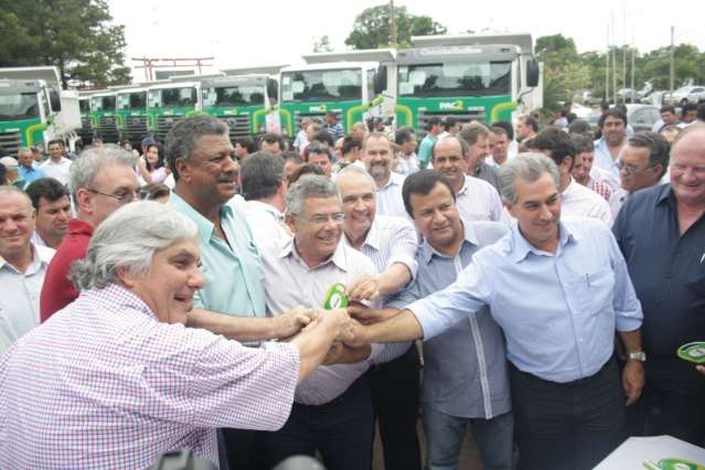 Minist&eacute;rio entrega m&aacute;quinas para desenvolver 28 munic&iacute;pios em MS