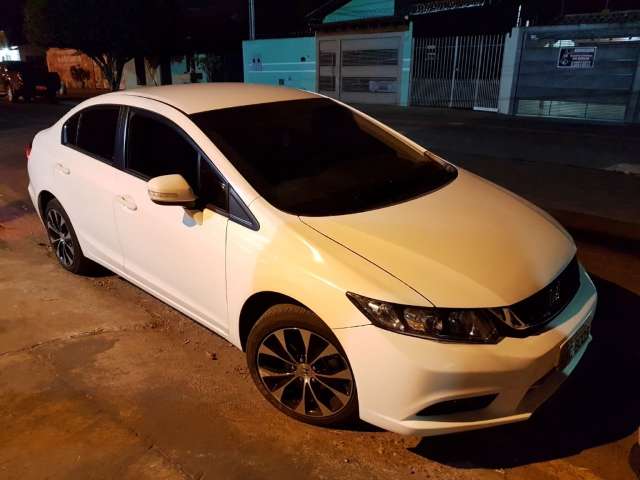 PM preso por envolvimento em compra de carro roubado &eacute; &#039;tirado da rua&#039;