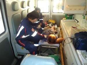 Homem &eacute; chamado para frete, sofre assalto, reage, e acaba baleado no rosto