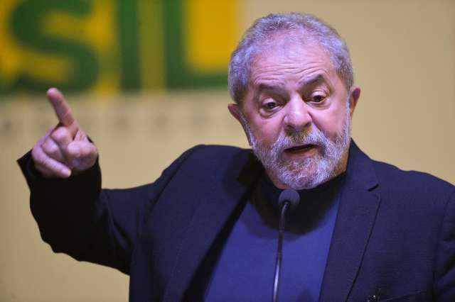 STF suspende transfer&ecirc;ncia de Lula de carceragem de Curitiba para S&atilde;o Paulo 