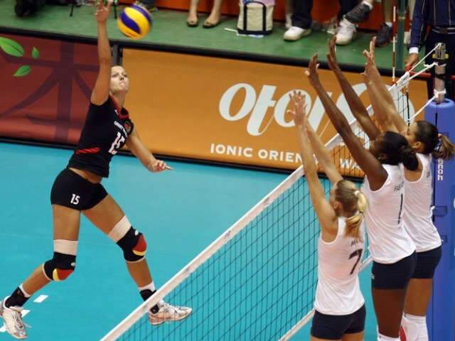  Brasil sofre, mas derrota Alemanha no Grand Prix de v&ocirc;lei feminino