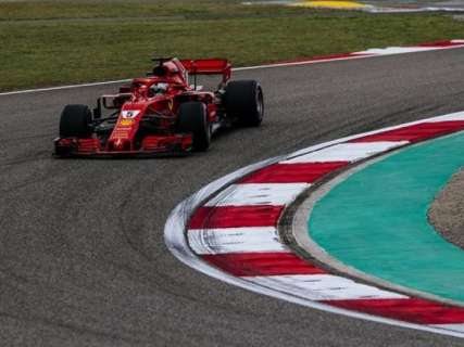 Vettel bate recorde e coloca Ferrari na pole do GP da China após 14 anos