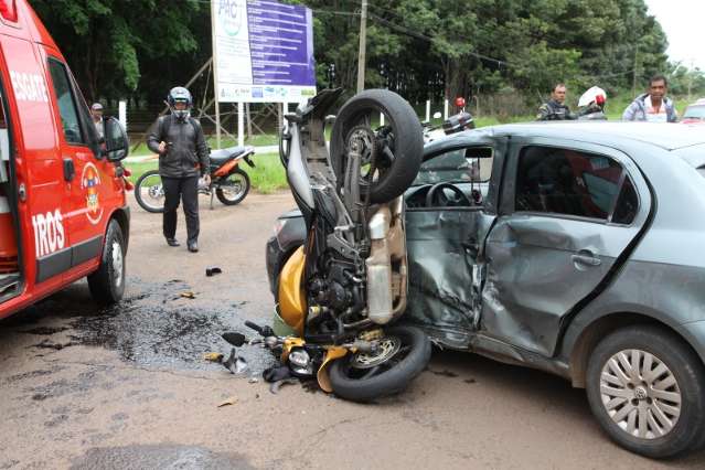 Motociclista envolvido em acidente grave est&aacute; na UTI da Santa Casa