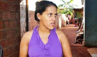 A mãe do bebê, Leonilda Rosa, acusa os médicos que fizeram o parto de negligência. (Foto: Marcos Tomé/Região News)
