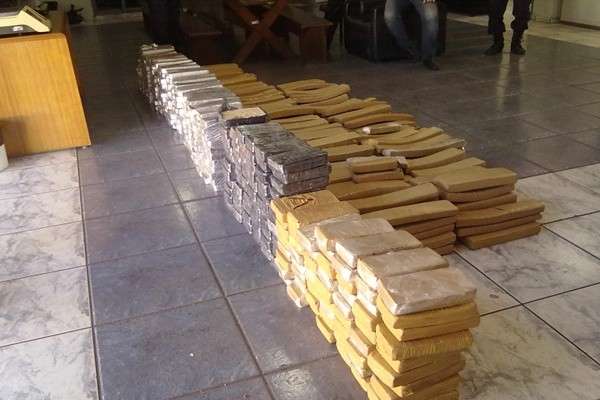 Com pris&otilde;es em MS, PF combate grupo que abastecia morros cariocas