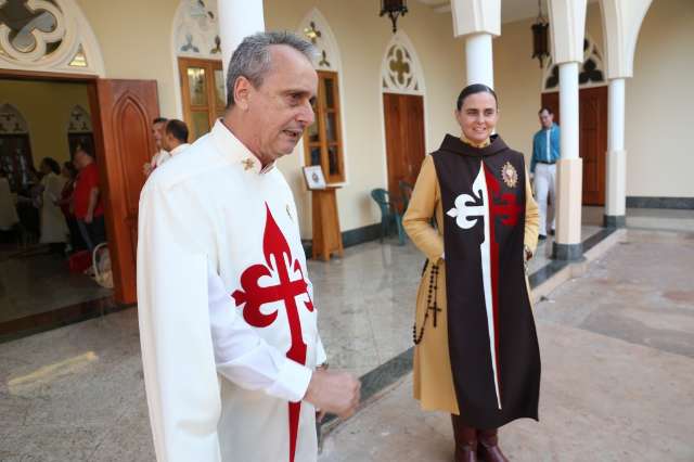 Em MS, &quot;rigidez&quot; alvo de den&uacute;ncias atrai fam&iacute;lias a Arautos do Evangelho