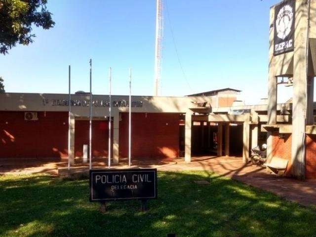 Greve de agentes afeta transfer&ecirc;ncia e delegacia tem 41 presos em 12 vagas