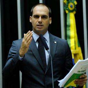 Filho de Bolsonaro d&aacute; resposta a sobrinho de Zeca, &#039;aquele do v&iacute;deo&#039; 
