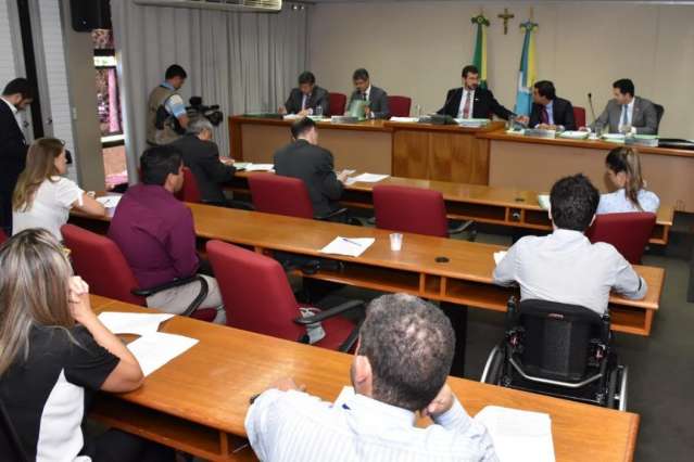 Ap&oacute;s pedir vistas, PT ir&aacute; votar contra a PEC do Limite de Gastos