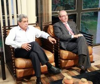 Deputado Eduardo Cunha (D) reuniu-se com o governador Ándré Puccinelli em busca de apoio para sua eleição como líder do PMDB na Câmara (Foto: Rachid Waqued)