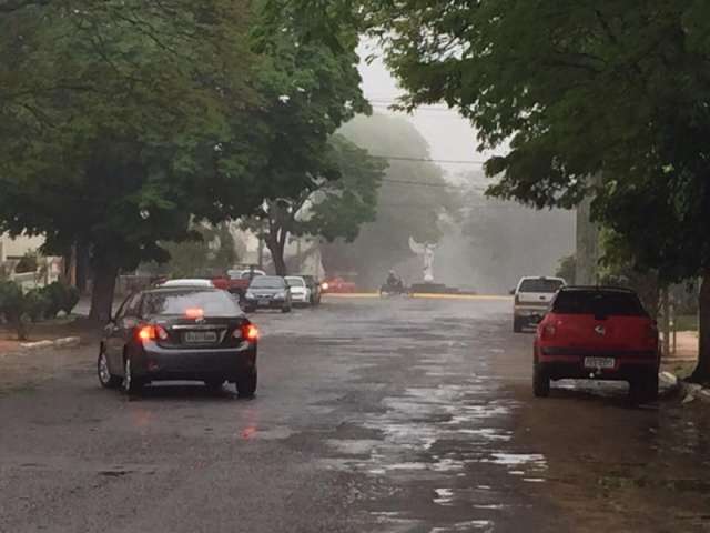 Frente fria traz chuva ao Estado e al&iacute;vio para a sensa&ccedil;&atilde;o de tempo seco