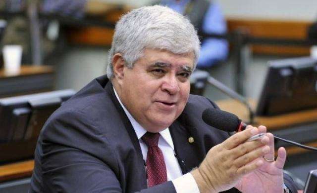 PMDB coloca deputado da &#039;tropa de choque&#039; em vaga da CCJ