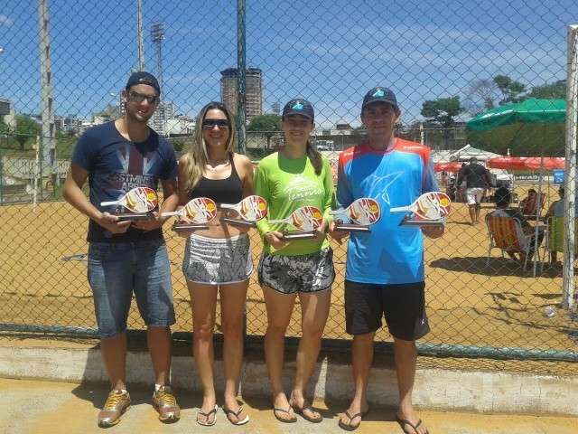 Beach Tennis de MS fatura tr&ecirc;s t&iacute;tulos em torneio disputado em Maring&aacute;
