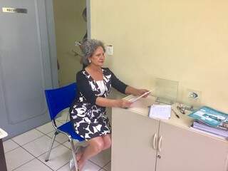A presidente do Sindimóveis/MS (Sindicato dos Corretores de Imóveis de Mato Grosso do Sul), Marta Recalde, durante visita ao Campo Grande News nesta sexta-feira (Foto: Paulo Nonato de Souza) 
