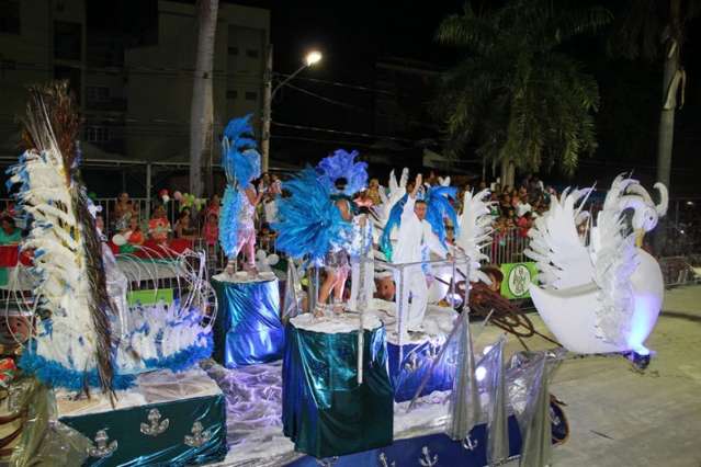 Marinha &eacute; a homenageada por Mocidade Independente da Nova Corumb&aacute;