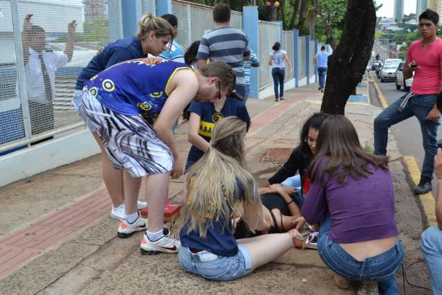 Estudante chega em cima da hora, &eacute; atropelada e 2 perdem prova do Enem
