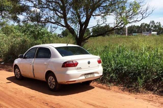 Carro usado em fuga de homens que assaltaram Correio &eacute; encontrado abandonado