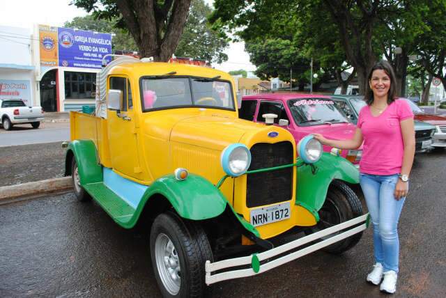  Donos de carros antigos se confraternizam em encontro em Ponta Por&atilde;