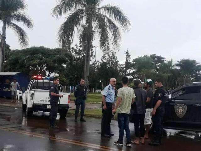 Suspeitos de terem assaltado mercado s&atilde;o presos em a&ccedil;&atilde;o conjunta da pol&iacute;cia 