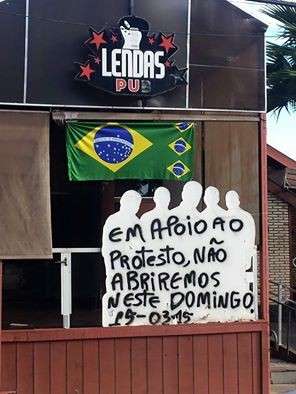 Faixas convocam para protesto contra Dilma em Campo Grande