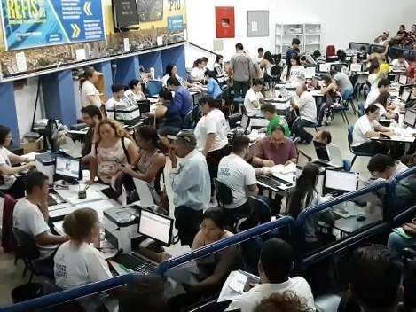 Em &uacute;ltimo dia de Refis, contribuintes lotam Central em busca de desconto