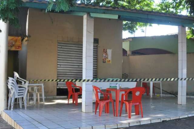Homem &eacute; baleado na cabe&ccedil;a e morre quando comprava bebida em bar