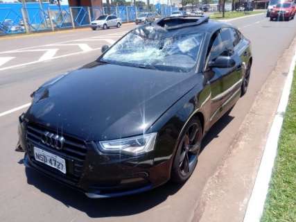 Ciclista atropelado por Audi permanece internado em estado grave 