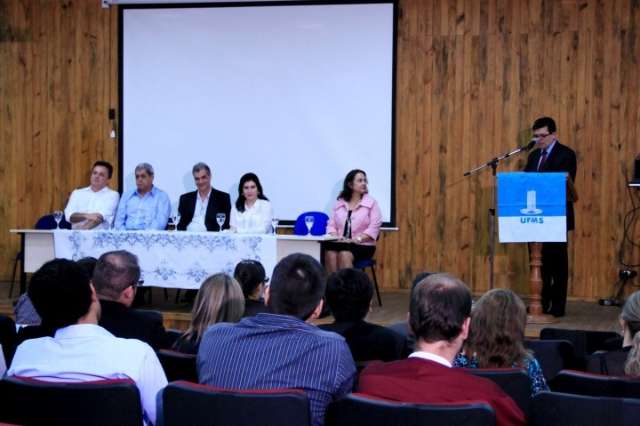 Prefeito oficializa constru&ccedil;&atilde;o do campus da Faculdade de Direito da UFMS