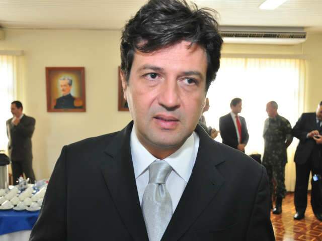  Reuni&atilde;o com Andr&eacute; e Trad ser&aacute; para confortar Siufi e Mandetta