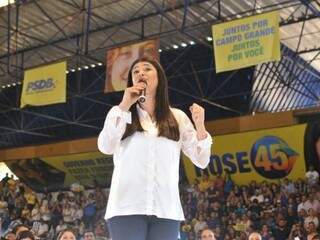 Rose discursa em convenção tucana que a confirma como candidata a prefeita pelo PSDB (Foto: Alcides Neto)
