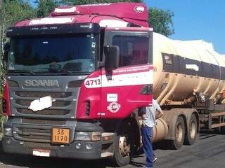 Scania transportava 43 mil litros de etanol (Foto: Divulgação/ PMA)