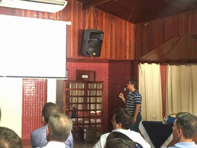 Fuja de festas e tenha atitudes de impacto, sugerem ex-prefeitos