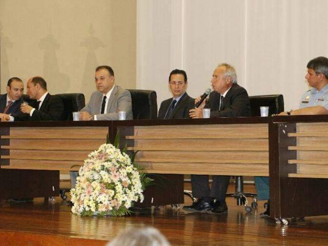 Promotor de SP diz que pres&iacute;dios federais s&atilde;o 'p&oacute;s-gradua&ccedil;&atilde;o do crime'