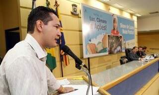 O radialista Lúcio Maciel perdeu a chance de legislar por um dia (Foto- Divulgação Câmara)