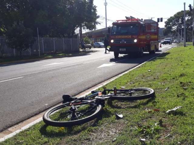 Ciclista &eacute; atingida por ve&iacute;culo na Mato Grosso e tem fratura exposta